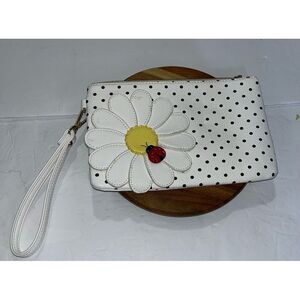 Charming Charlie Daisy large wristlet